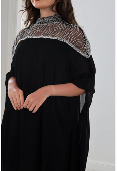 فستان نسائي بأكتاف مركب فضي