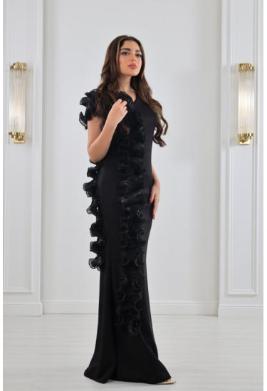 فستان أنثوي بكرانيش جانبية 