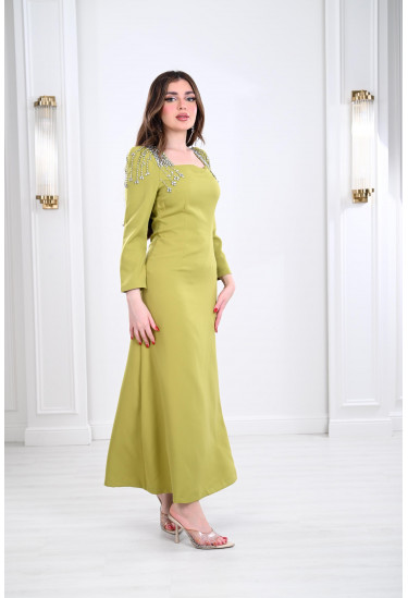 فستان سيمبل بتطريز هادئ على الأكتاف 