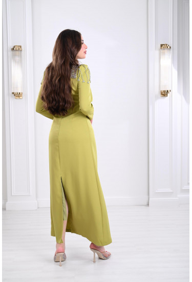 فستان سيمبل بتطريز هادئ على الأكتاف 