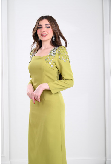 فستان سيمبل بتطريز هادئ على الأكتاف 