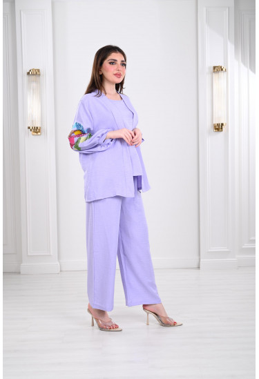 طقم نسائي مزين بشرائط حلزونية مطرزة