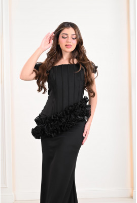 فستان سهرة بنمط كشكش على الخصر 