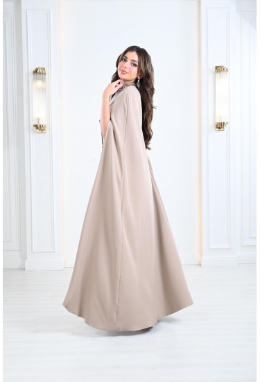 فستان سهرة بكيب ملكي 