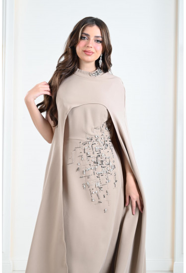 فستان سهرة بكيب ملكي 