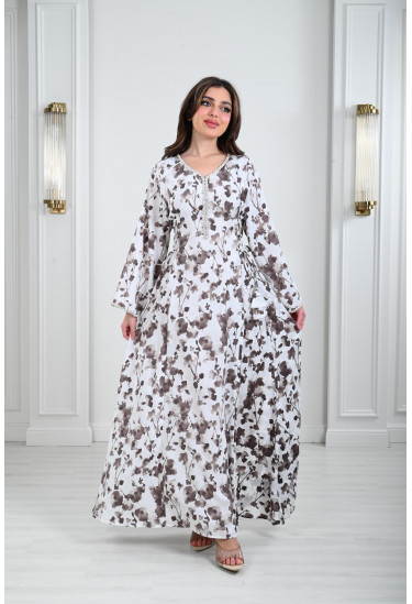 جلابية مطرزة بجدايل الخرز مع اربطة جانبية جلابية مطرزة بجدايل الخرز مع اربطة جانبية