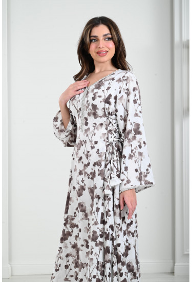 جلابية مطرزة بجدايل الخرز مع اربطة جانبية جلابية مطرزة بجدايل الخرز مع اربطة جانبية