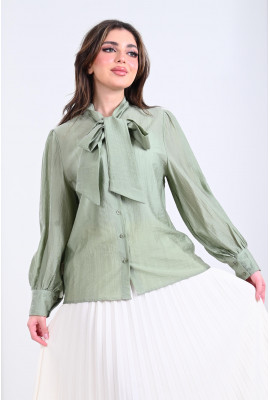 بلوزة نسائية ذات ياقة شرايط 