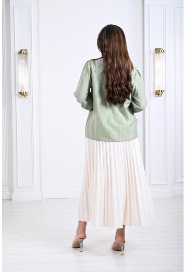 بلوزة نسائية ذات ياقة شرايط بلوزة نسائية ذات ياقة شرايط