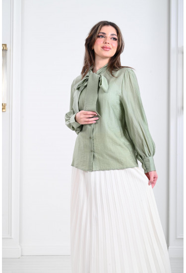 بلوزة نسائية ذات ياقة شرايط بلوزة نسائية ذات ياقة شرايط