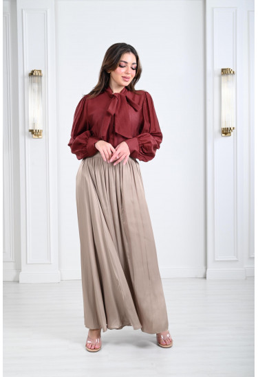 تنورة نسائية إنسيابية 
