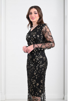 فستان نسائي مطرز بالورود اللامعة 