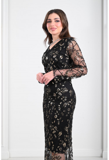 فستان نسائي مطرز بالورود اللامعة 