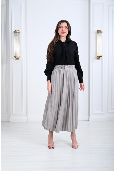 بلوزة نسائية ذات ياقة شرايط بلوزة نسائية ذات ياقة شرايط