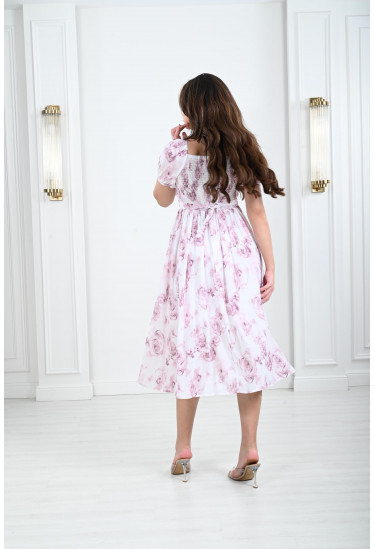 فستان نسائي مزين بالزهور الناعمة 