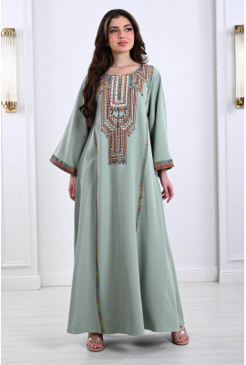 جلابية نسائية بتطريز بارز على الصدر