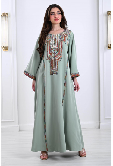 جلابية نسائية بتطريز بارز على الصدر