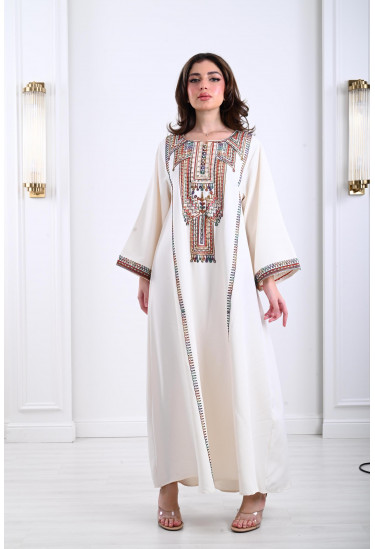 جلابية نسائية بتطريز بارز على الصدر