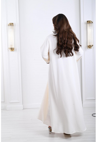 جلابية نسائية بتطريز بارز على الصدر