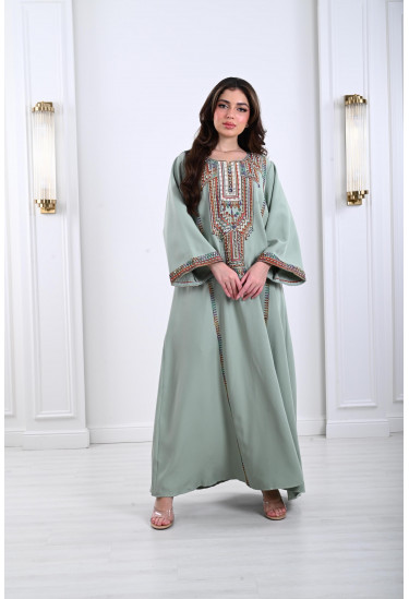 جلابية نسائية بتطريز بارز على الصدر