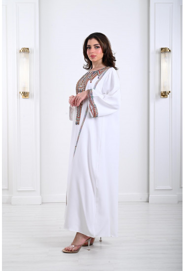 جلابية نسائية بتطريز بارز على الصدر