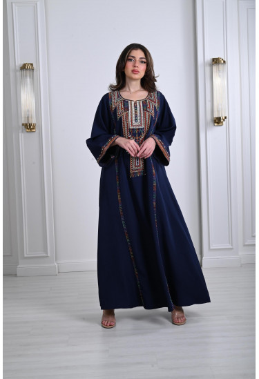 جلابية نسائية بتطريز بارز على الصدر