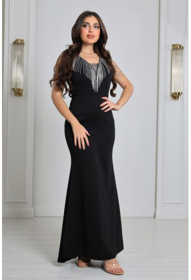 فستان سهرة ذات صدر مزين بسلاسل