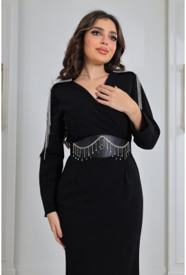 فستان سيمبل ذات سلاسل فضة على الاكتاف 