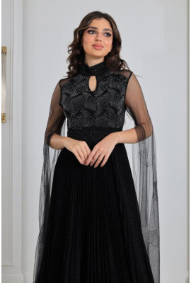 فستان نسائي ذات صدر مطرز و اكمام كيب 