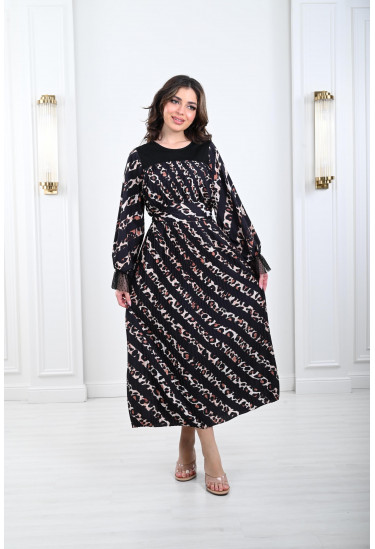 فستان نسائي بخطوط مائلة مزخرفة 