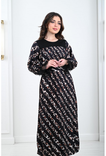 فستان نسائي بخطوط مائلة مزخرفة 