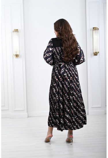 فستان نسائي بخطوط مائلة مزخرفة 