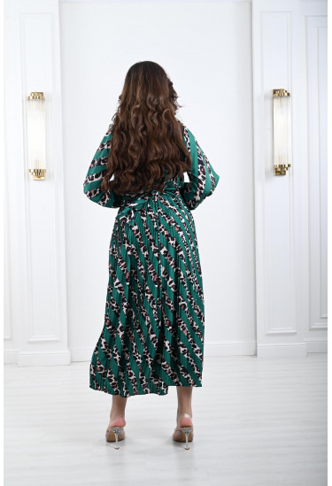 فستان نسائي بخطوط مائلة مزخرفة 