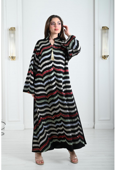 جلابية نسائية بخطوط زجزاجية مطرزة 