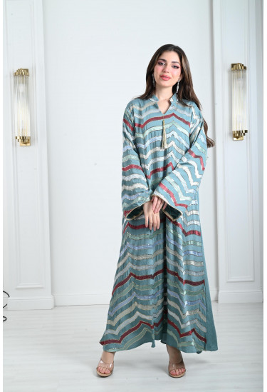 جلابية نسائية بخطوط زجزاجية مطرزة 