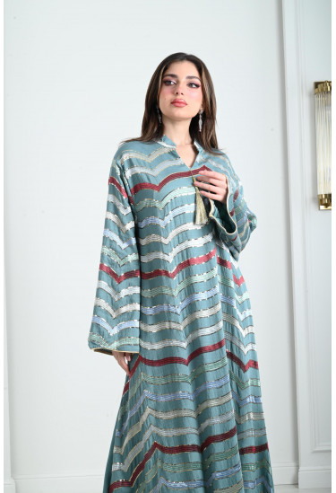 جلابية نسائية بخطوط زجزاجية مطرزة 