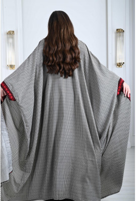 بشت نسائي بنمط الغترة السعودية الفخمة