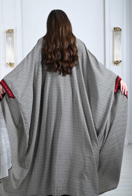 بشت نسائي بنمط الغترة السعودية الفخمة بشت نسائي بنمط الغترة السعودية الفخمة