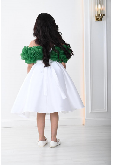 فستان بناتي بأكتاف متدلية وذو كشكشة على الصدر