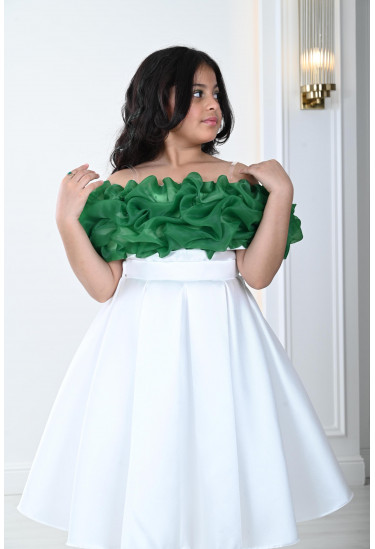 فستان بناتي بأكتاف متدلية وذو كشكشة على الصدر