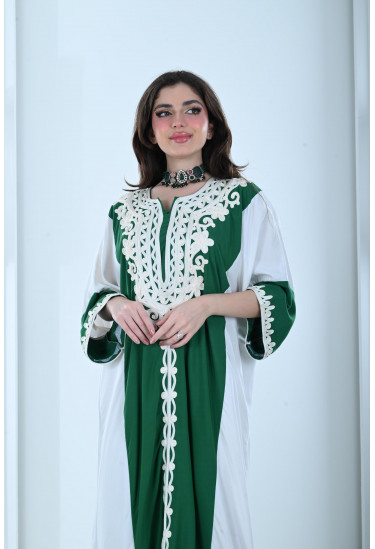 جلابية نسائية مطرزة بالخيوط القطنية السميكة جلابية نسائية مطرزة بالخيوط القطنية السميكة