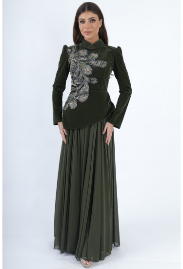 فستان مخملي بتصميم راقي