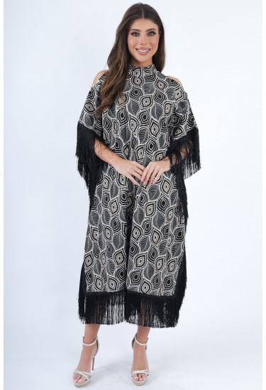 جلابية سهرة أنيقة مزينة بهدب كثيف والنقوش الراقية