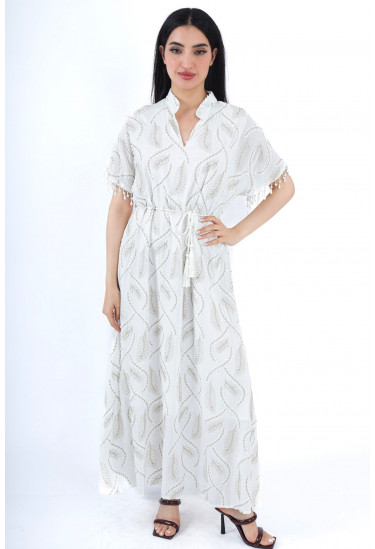 جلابيه واسعه بأكمام مزينه بدلايات