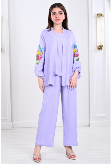 طقم نسائي مزين بشرائط حلزونية مطرزة