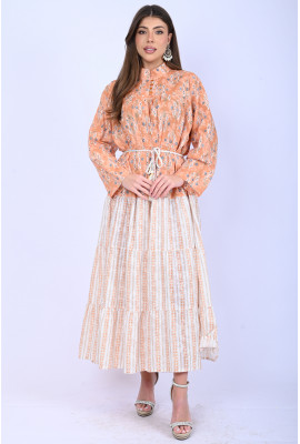 جلابية نسائية بتصميم عصري أنيق