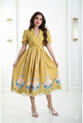  فستان ميدي مزين برسومات رقيقة 