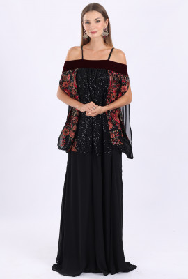 أناقة مميزة بلمسة زهور مطرّزة