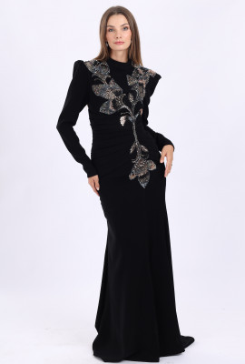 فستان أسود ملكي أنيق