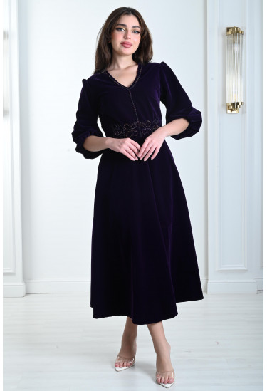 فستان ميدي مخملي متجدد